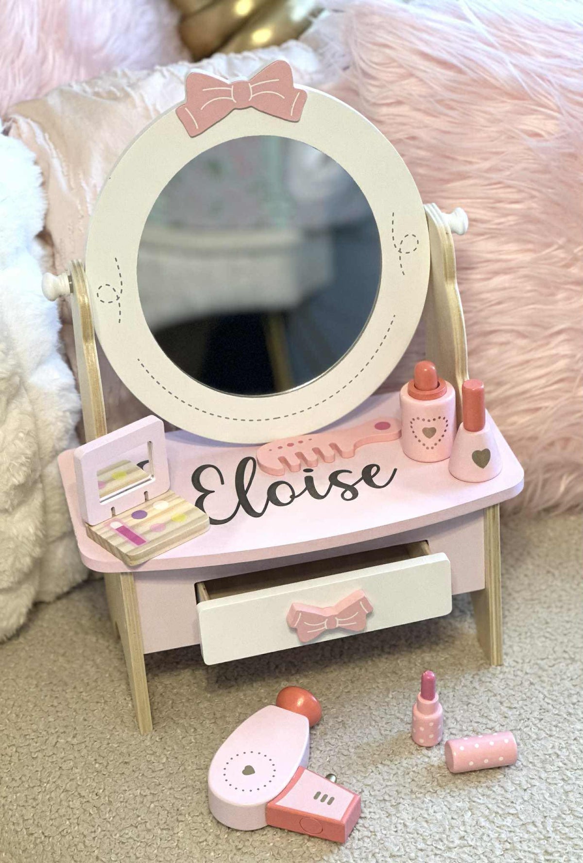 #00733 Day 1: personalized wooden makeup sets
