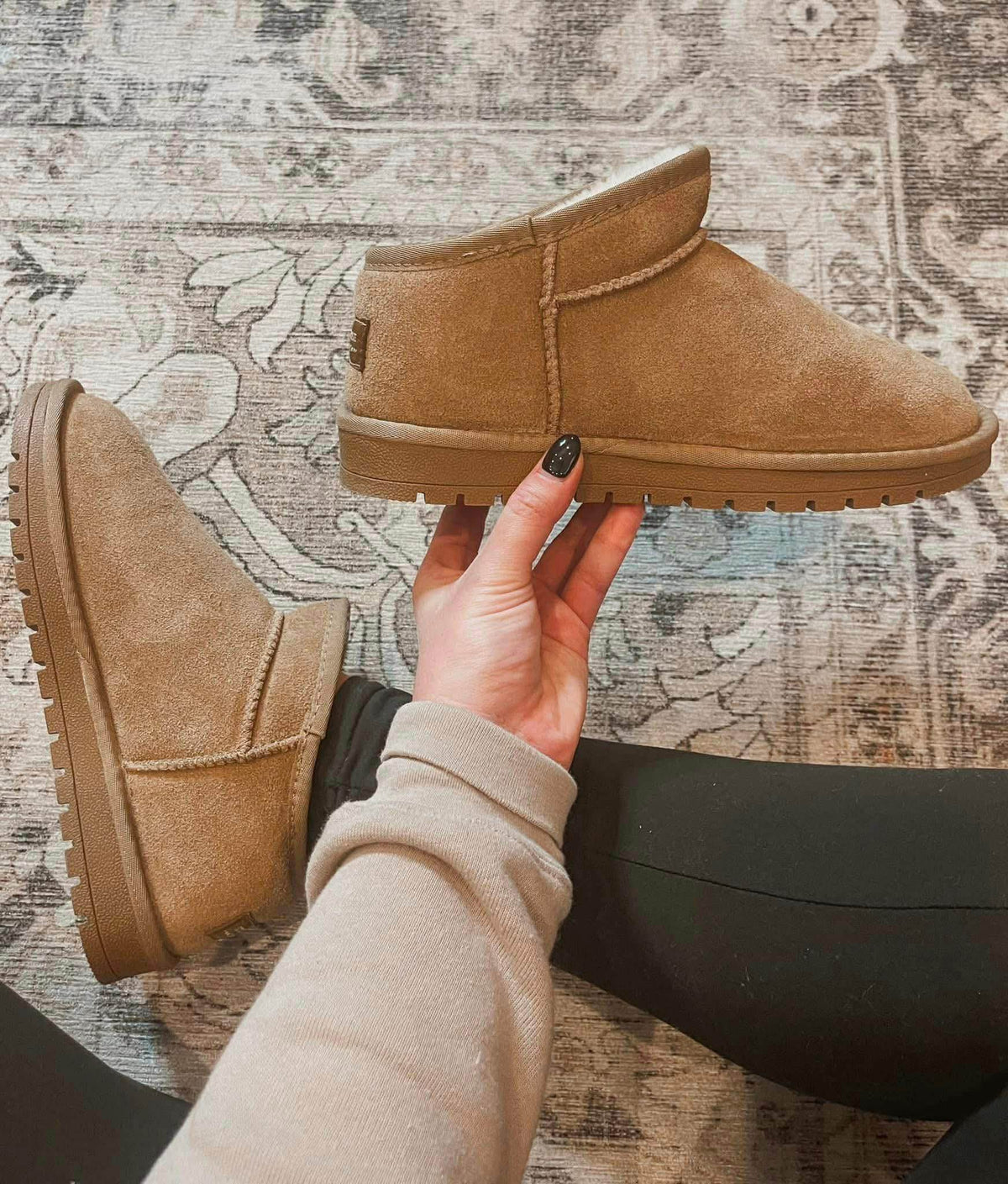 #00849 Mini Boots