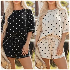 #01062 Polka Dot Party Lounging Dots
