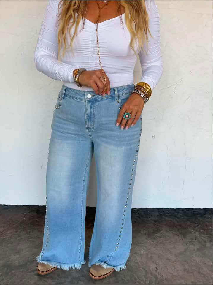 #01147 Blakely Off the grid studded jeans