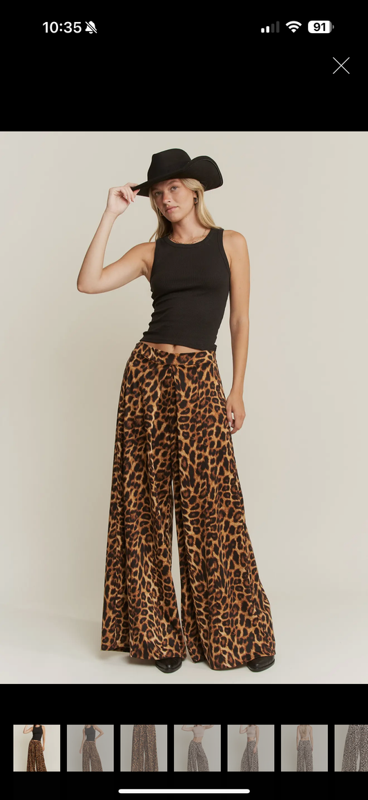 Leopard print pleated pants