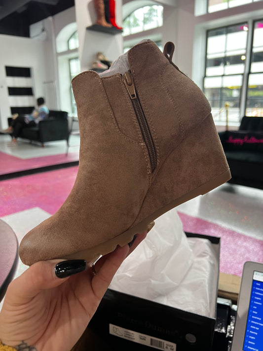 Looney Bootie