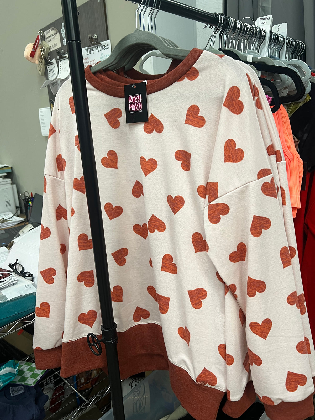 Light Weight Heart Pullover