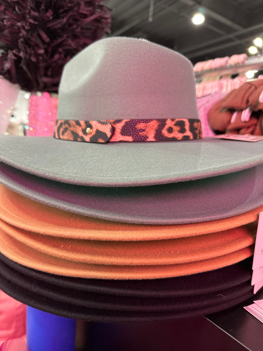 Leopard strap Hat