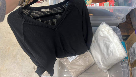 V-Neck Knit Bell Sleeve