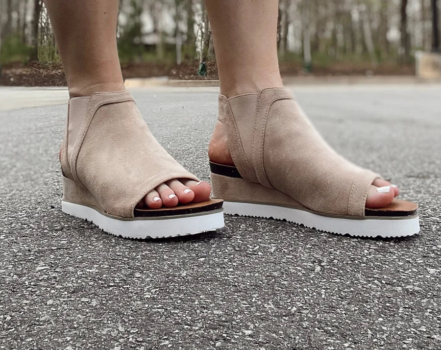 Easy Living Wedge